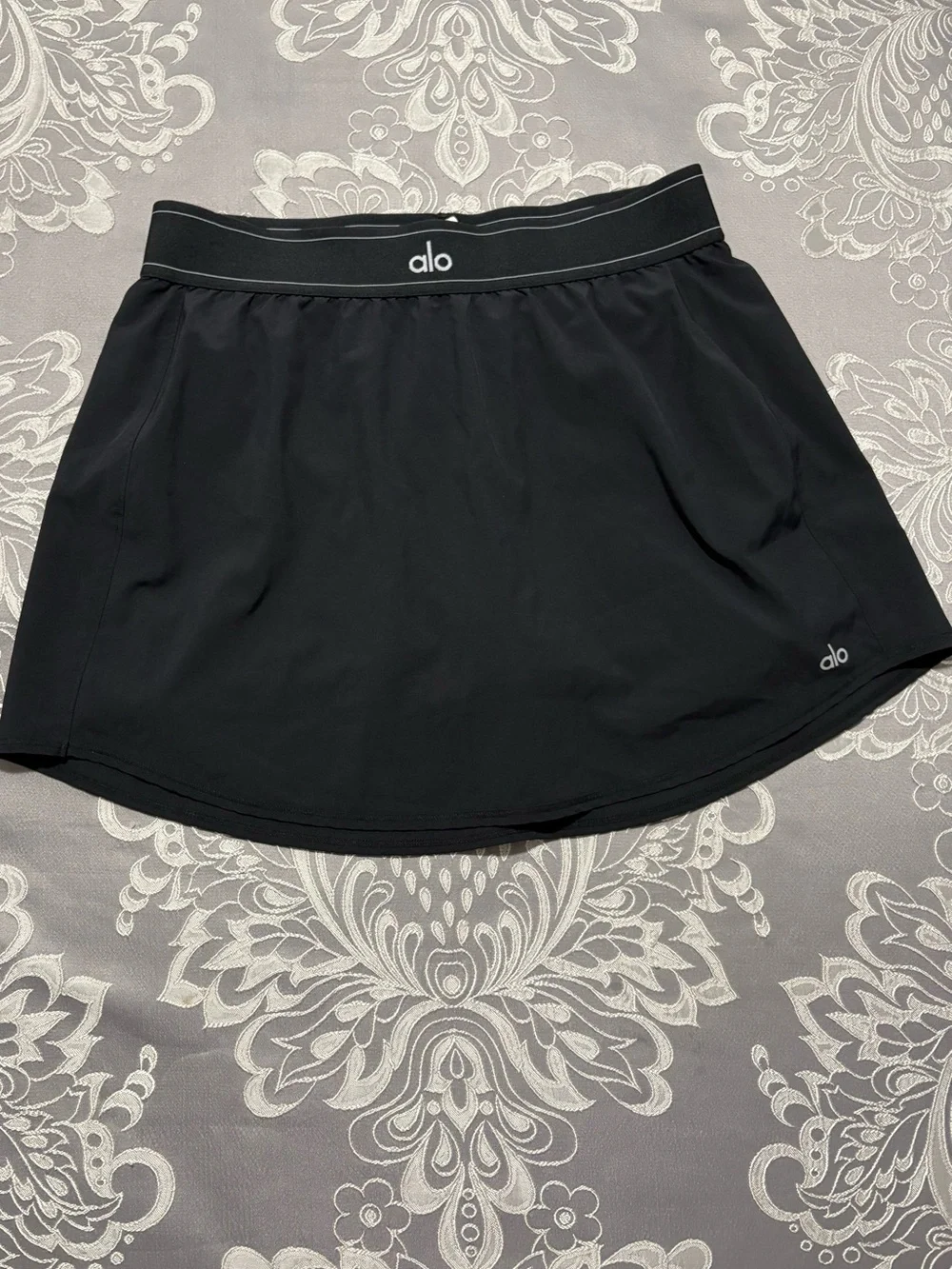 ALO Women's Black Athletic Skort L/G Pull-On Elastic Waist Short Athleisure Fit